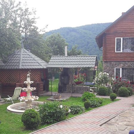 U Romana Яремче Екстериор снимка