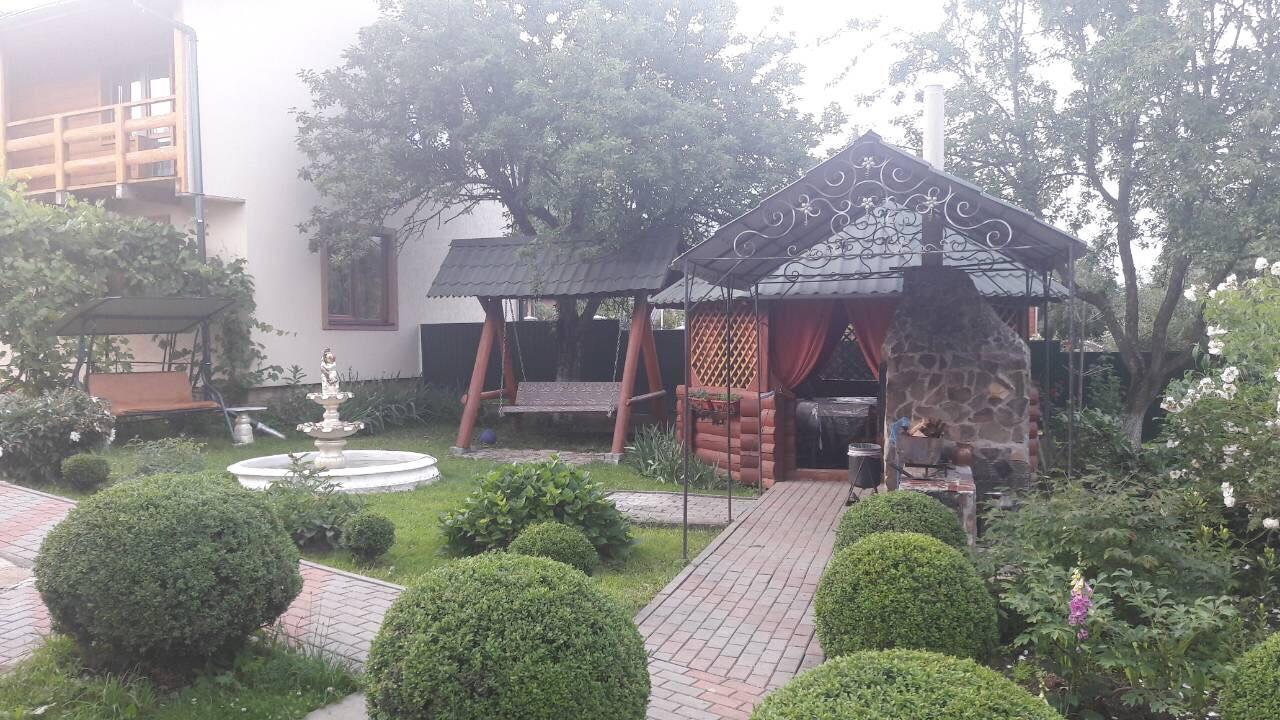 U Romana Яремче Екстериор снимка