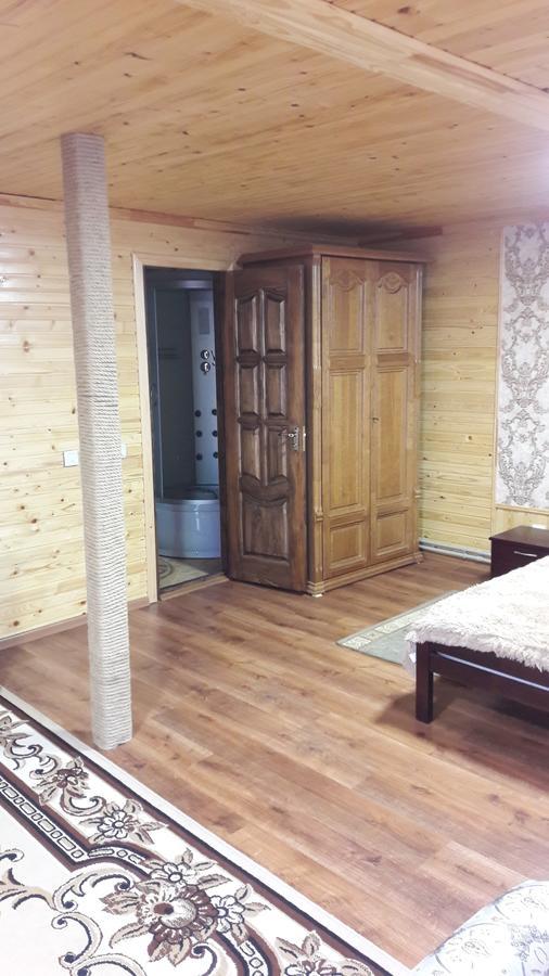 U Romana Яремче Екстериор снимка